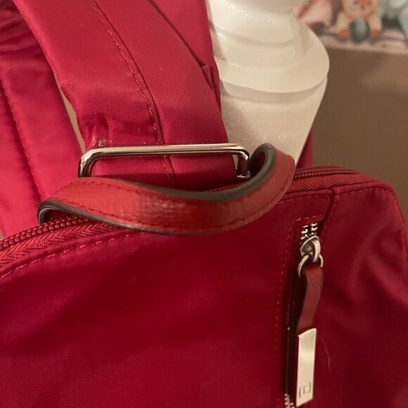 Tutilo New York BackPack EUC with minor spot - Picture 5 of 13